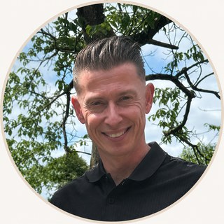 Hugo Verkerk, gediplomeerd hovenier en oprichter van Tuinzen